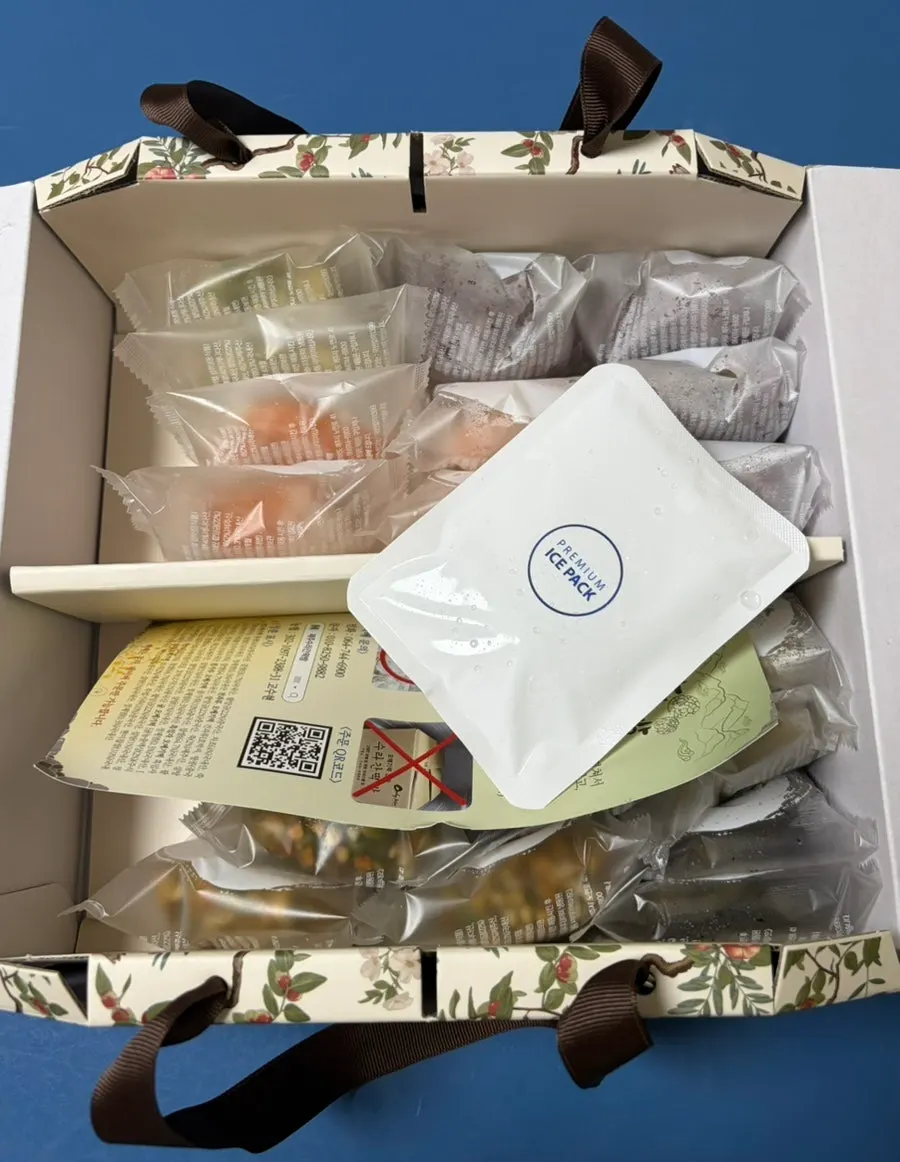 Gift-ready omegi-tteok packaging