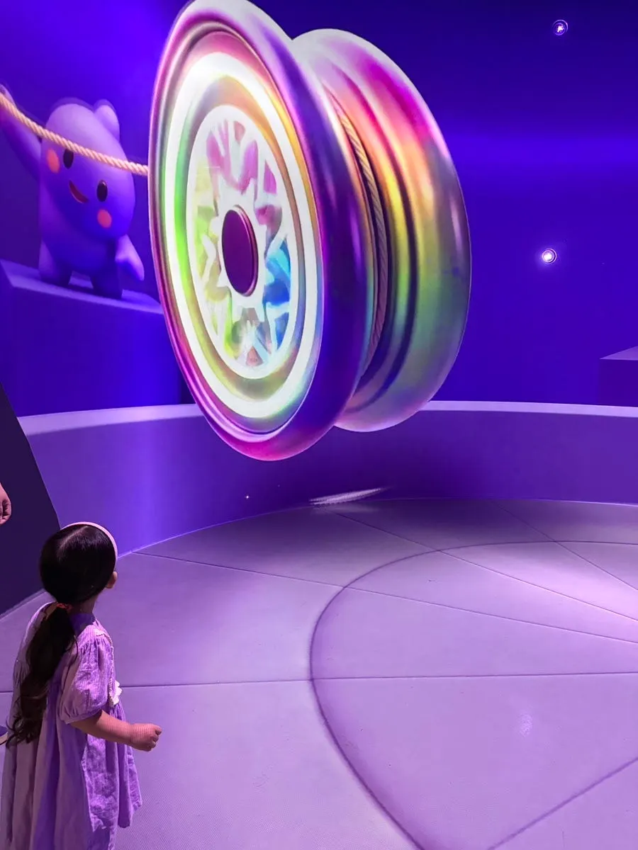 3D screen experience zone