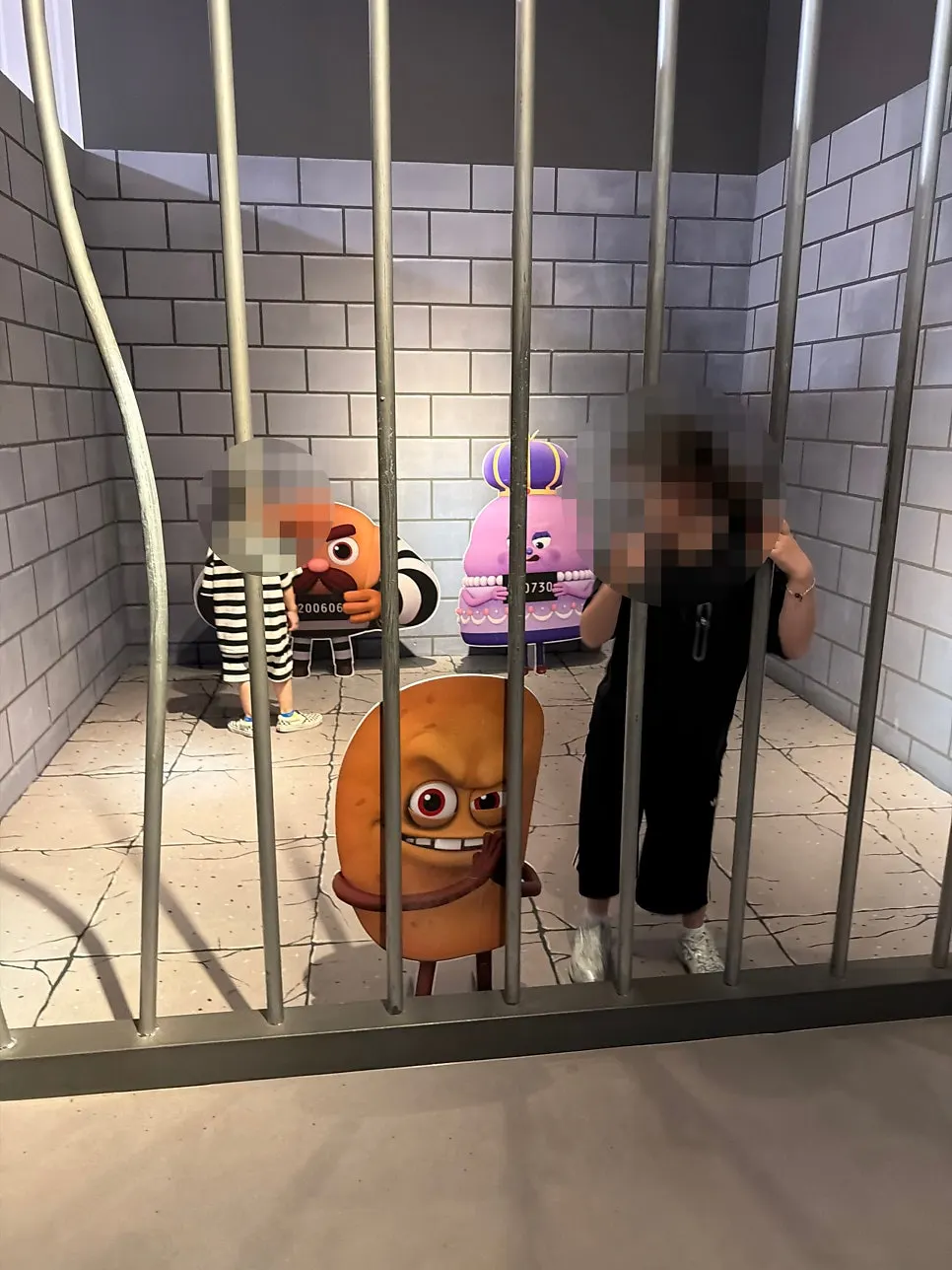 Set photo zone recreating a webtoon scene