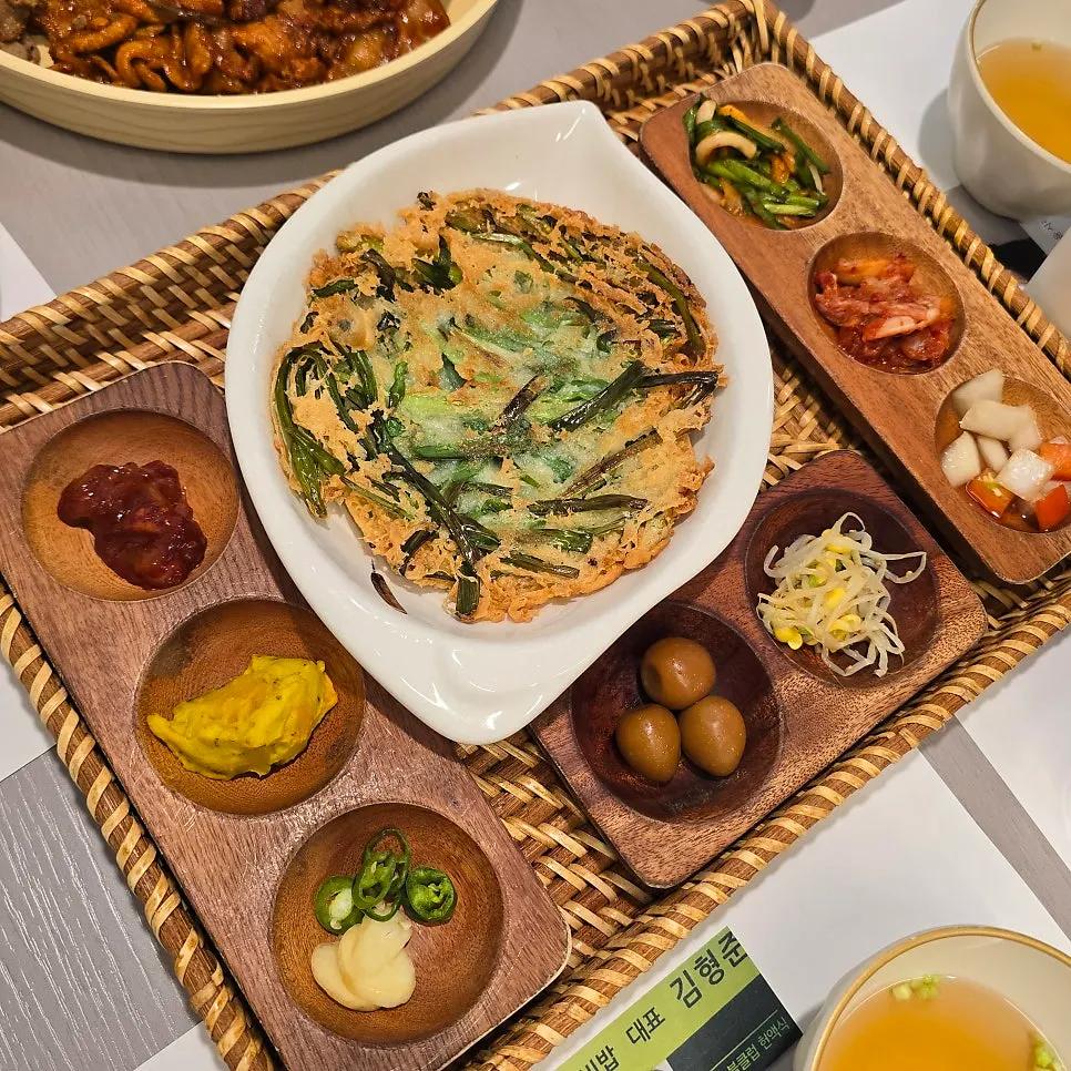 Full Set B table spread