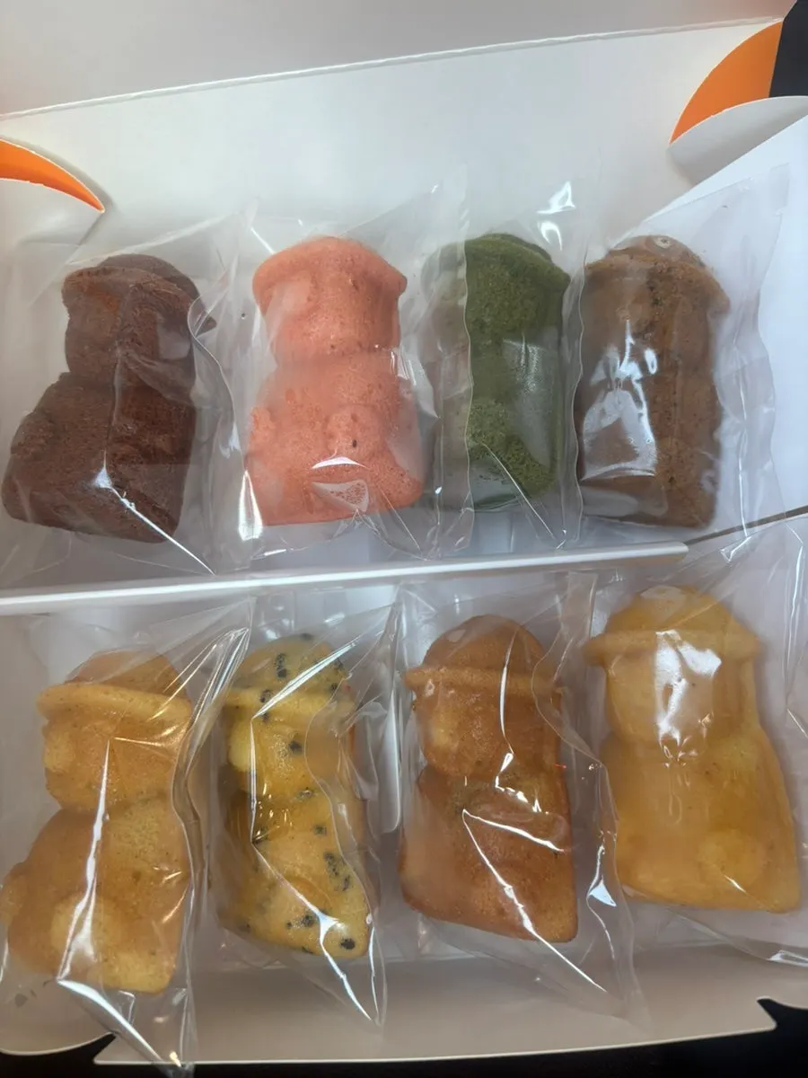 Eight flavors of Harubangne inside the box