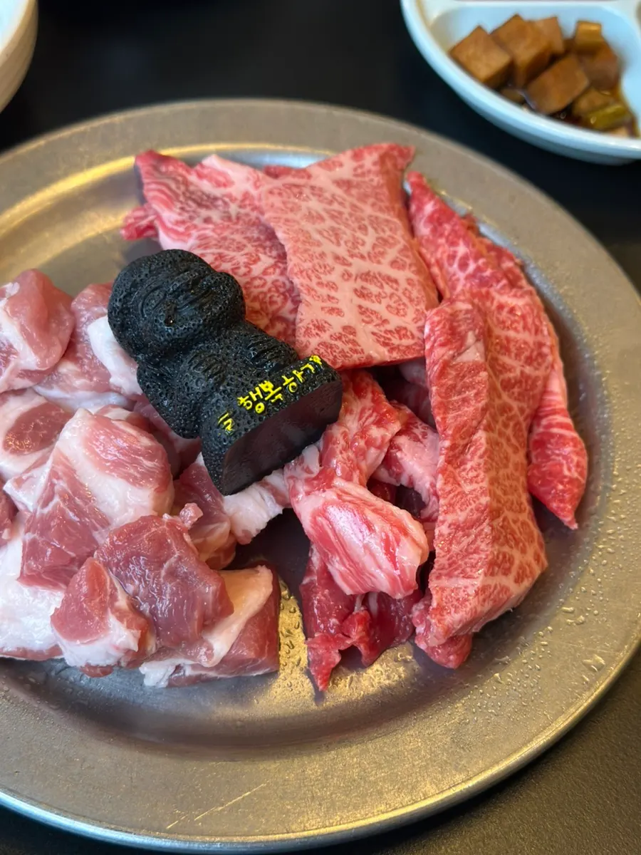 Table set with the ordered dishes at Dolgyeok Hanwoo