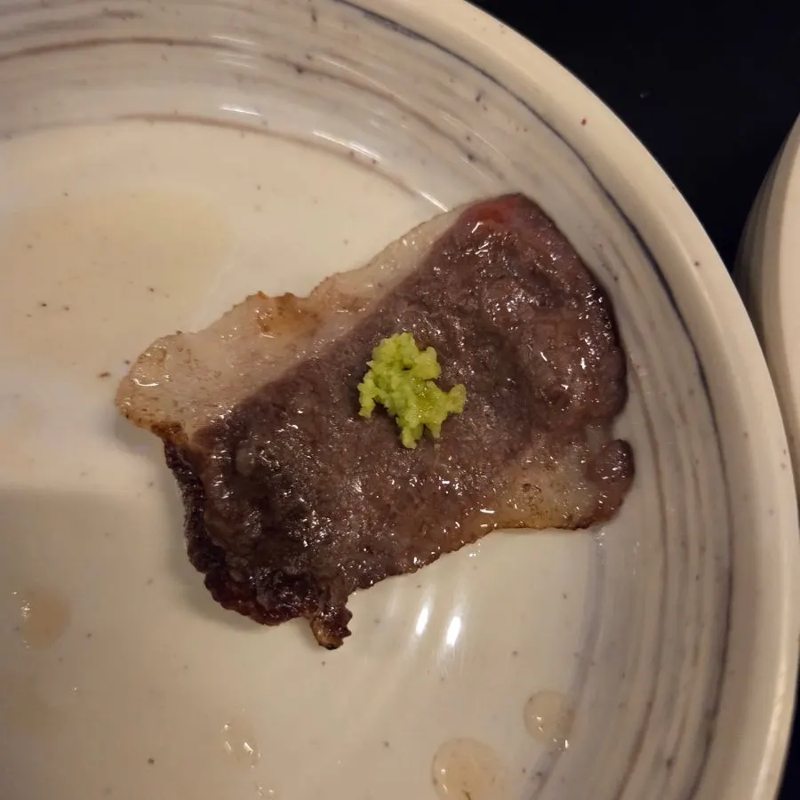 앞뒤로 구워진 돌격 차돌박이