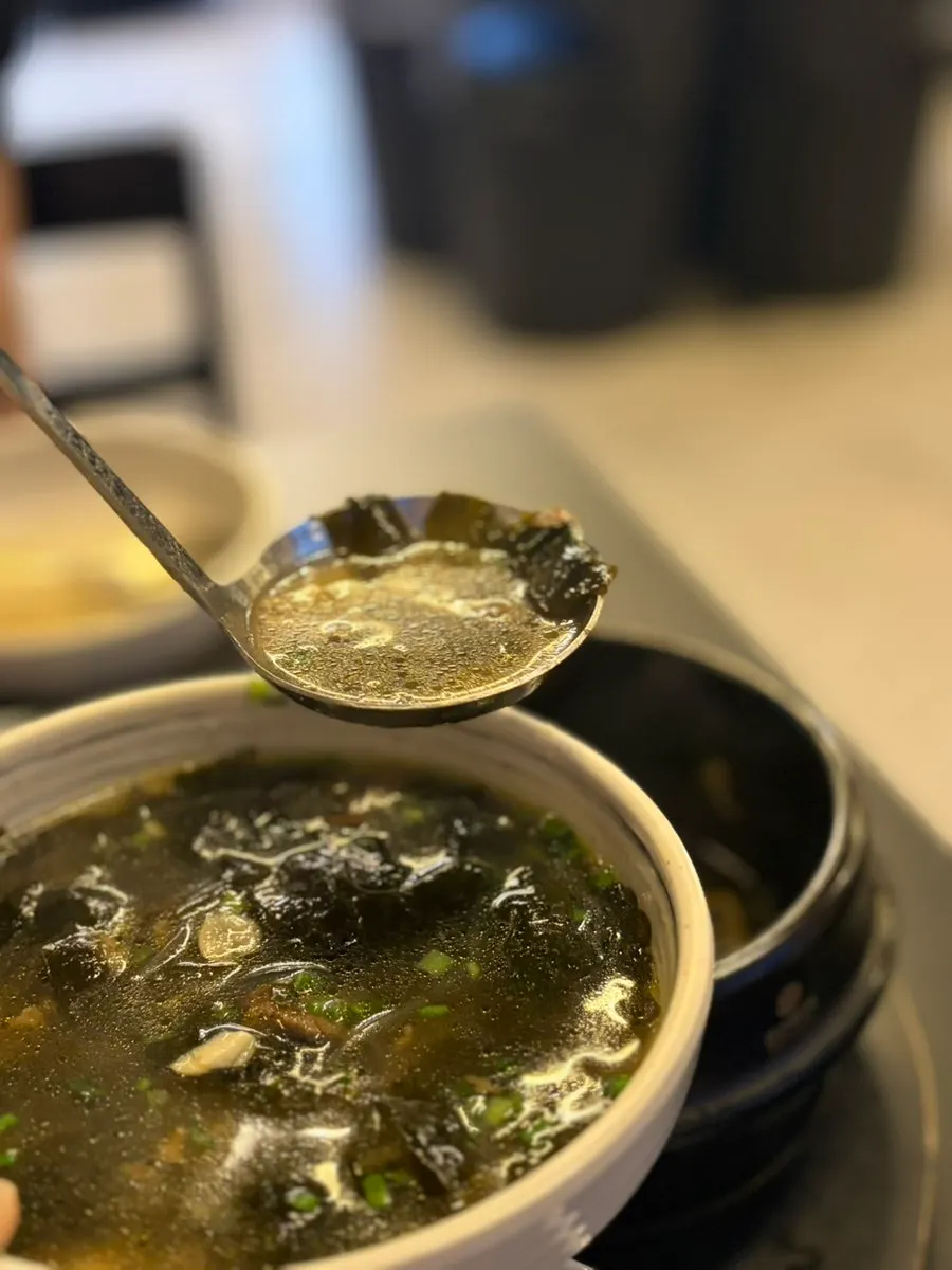 Hanwoo brisket miyeokguk eaten with rice