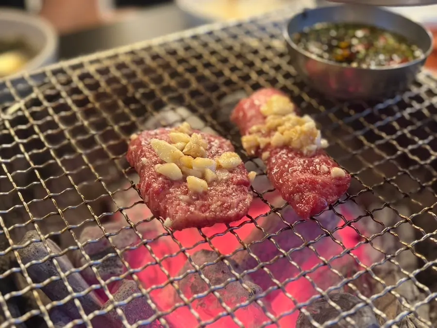 Manong galbisal seasoned with garlic sauce