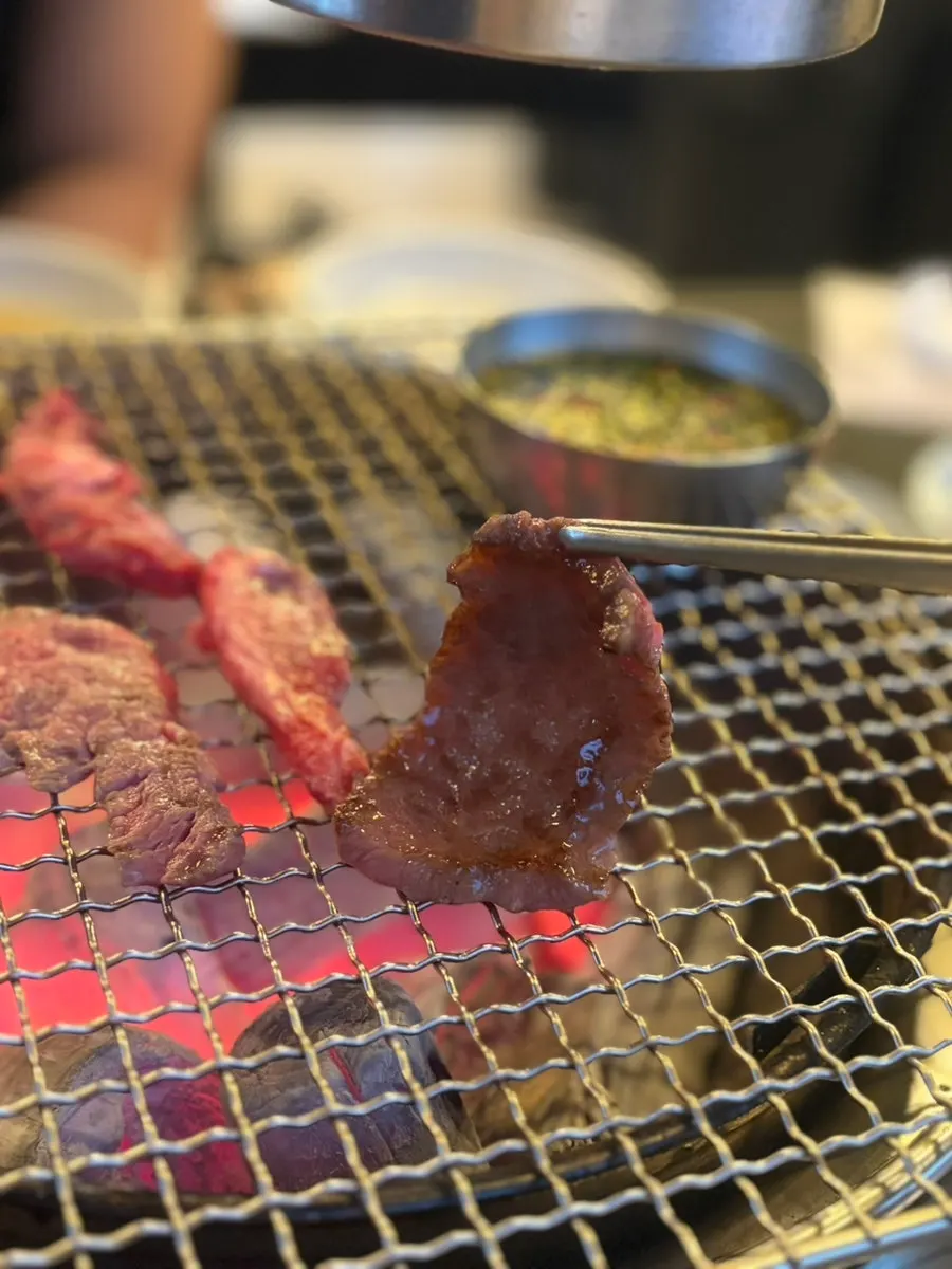 Hanwoo galbisal dipped in sauce