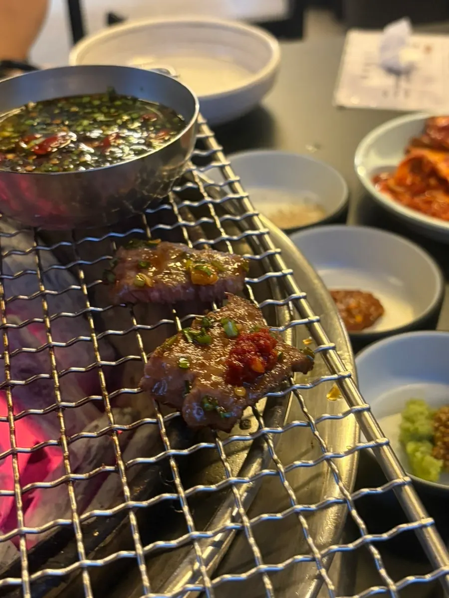A sauce combination recommended by staff