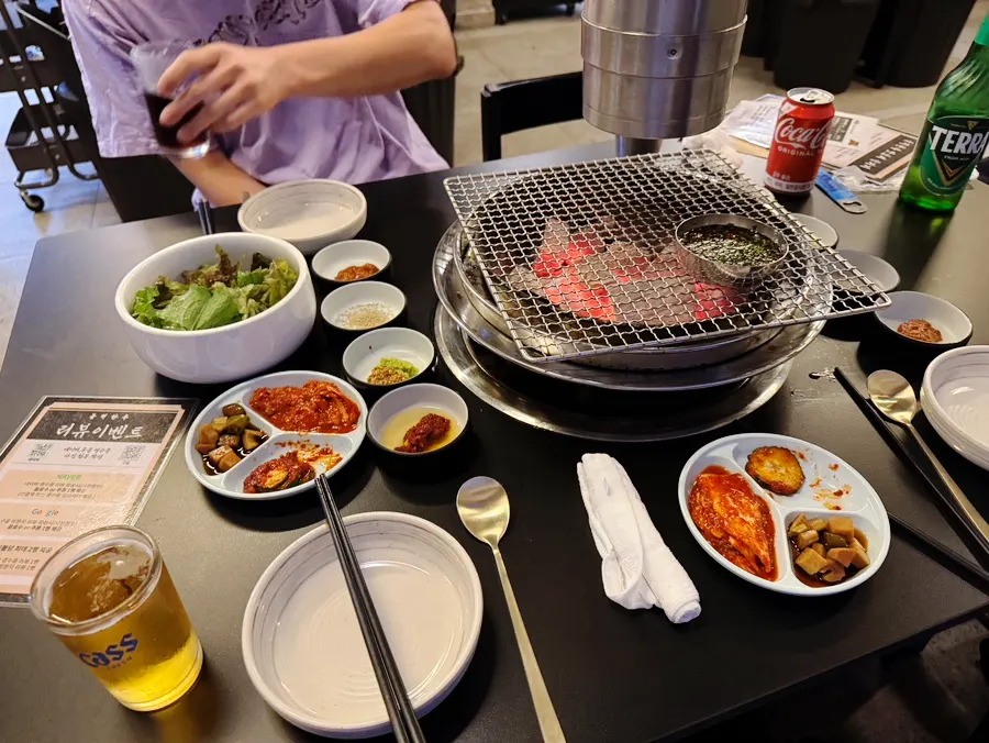 Assorted hanwoo cuts served on one tray