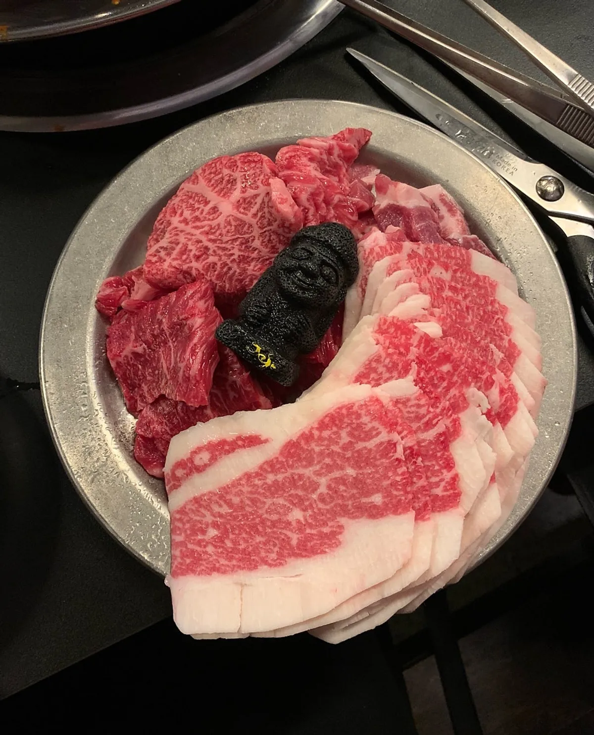 한우 양지가 들어간 무한리필 미역국 한 그릇