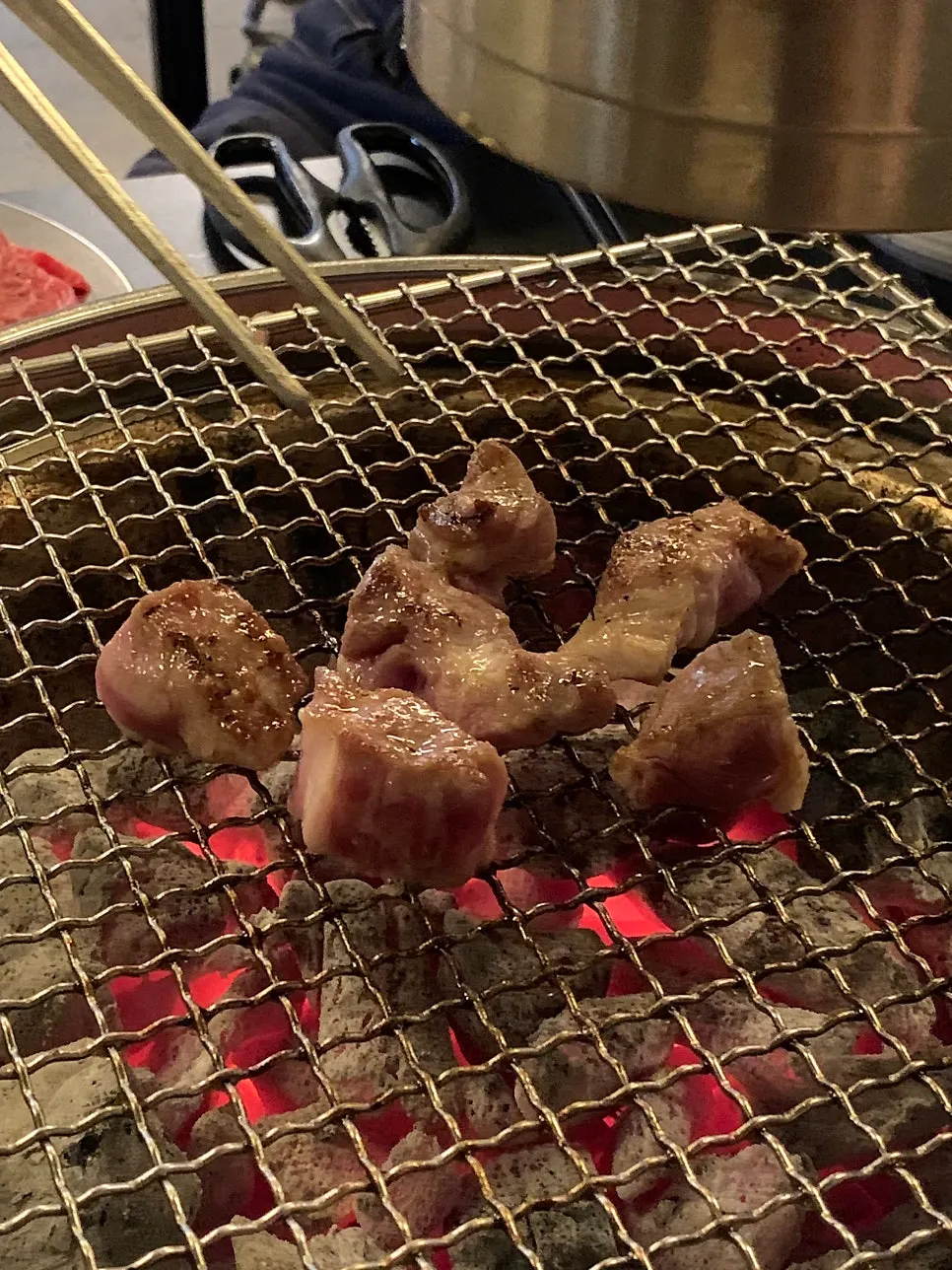 걸쭉한 된장술밥을 떠 올린 모습