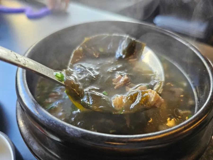 마늘간장 소스에 비빈 밥
