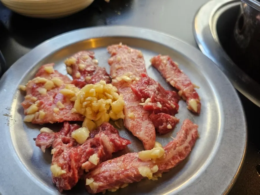 숯불에 올린 차돌박이