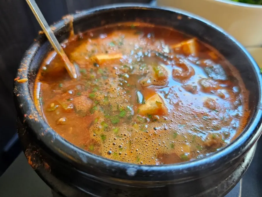 고기와 야채 듬뿍 매콤 된장찌개