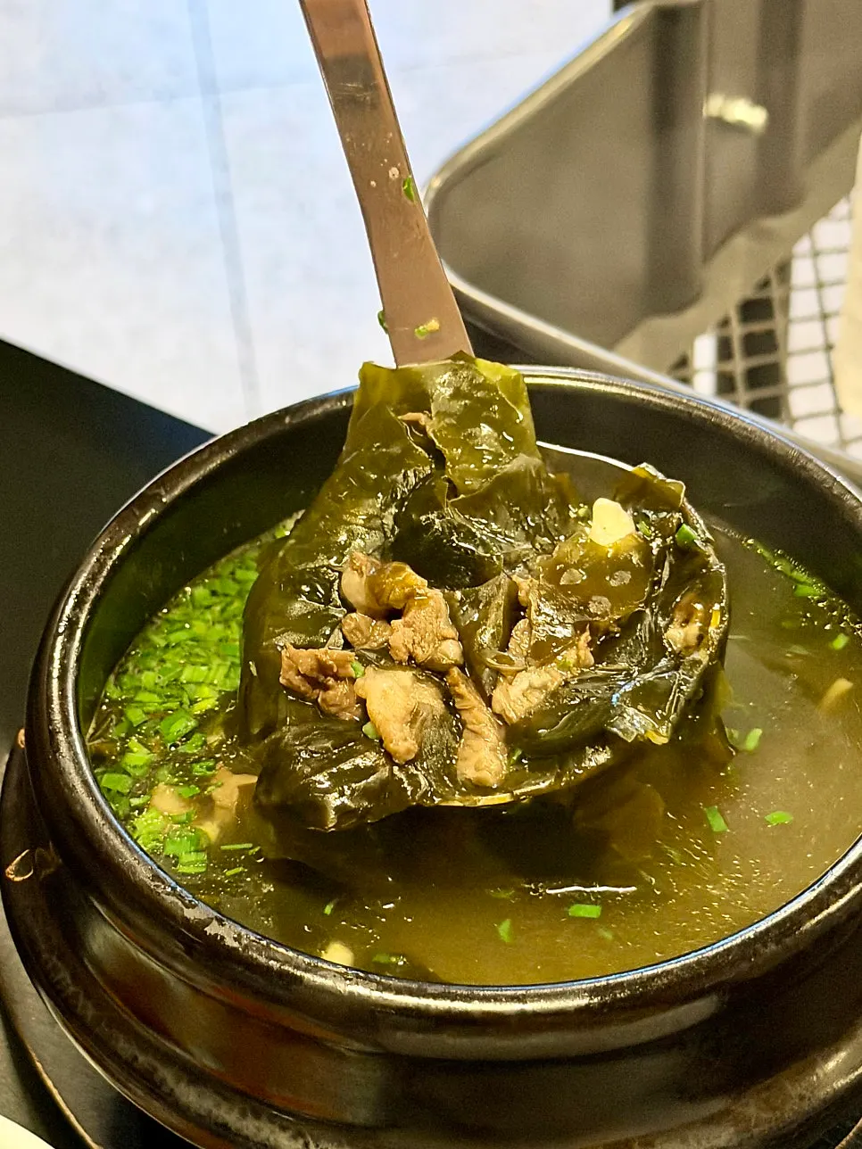 건더기가 푸짐한 기본 미역국