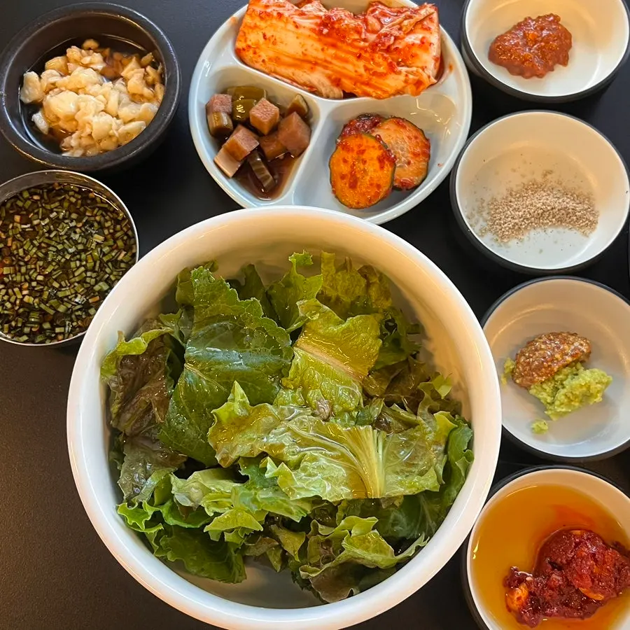 돌격한우 밑반찬 상차림
