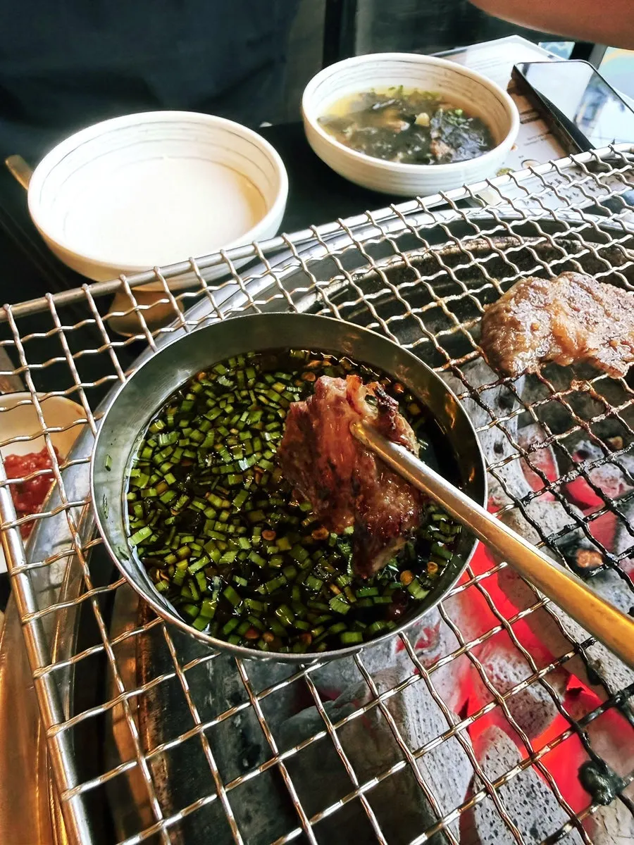 장아찌와 야채무침 등 사이드 반찬