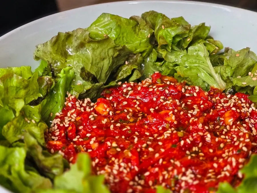 Hanwoo manong yukhoe bibimbap after mixing