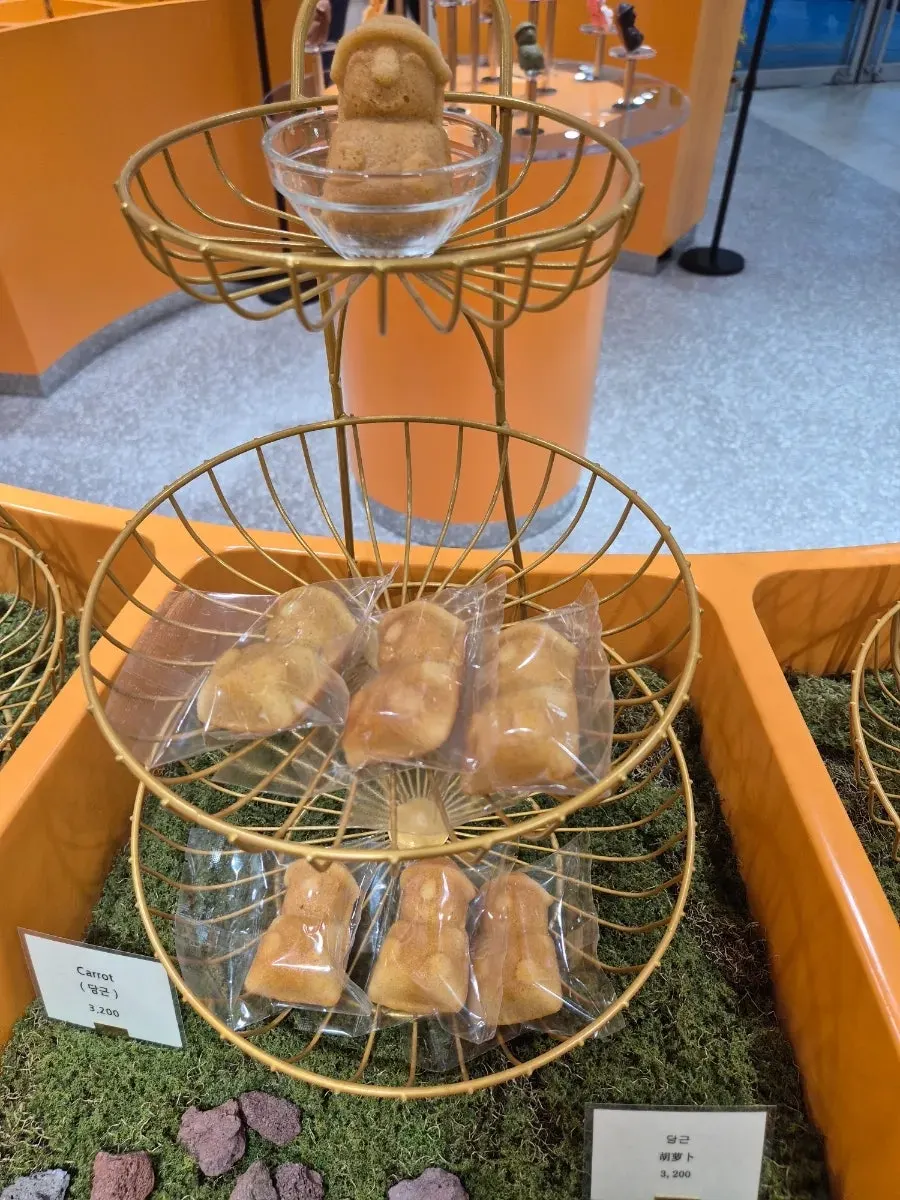 Display of Harubangne's 8 flavors