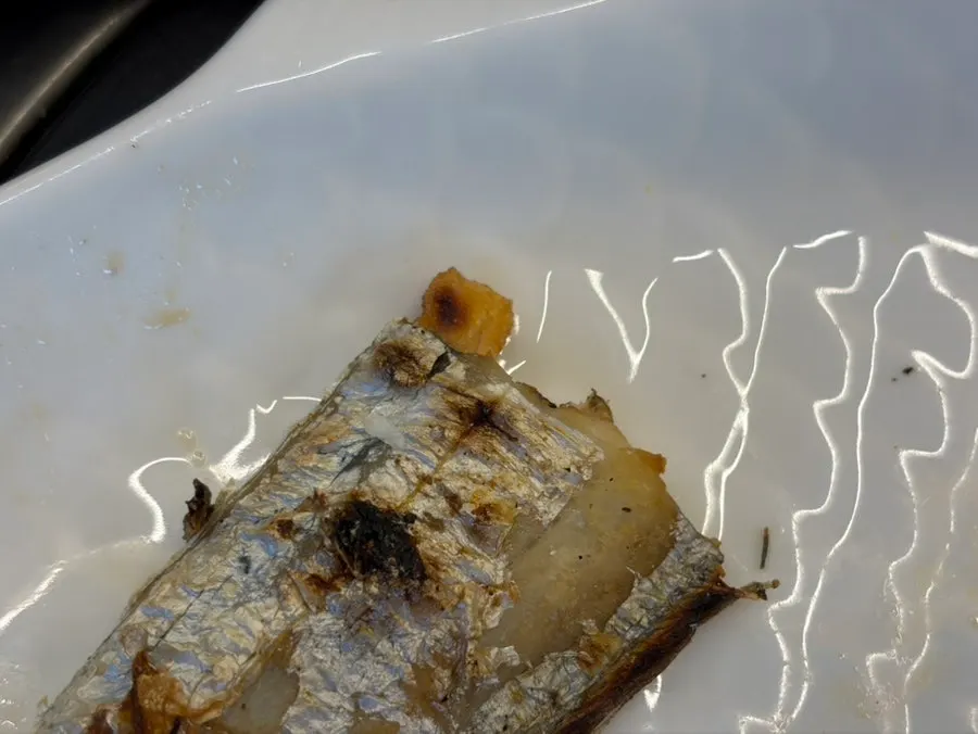A cut of cutlassfish containing roe