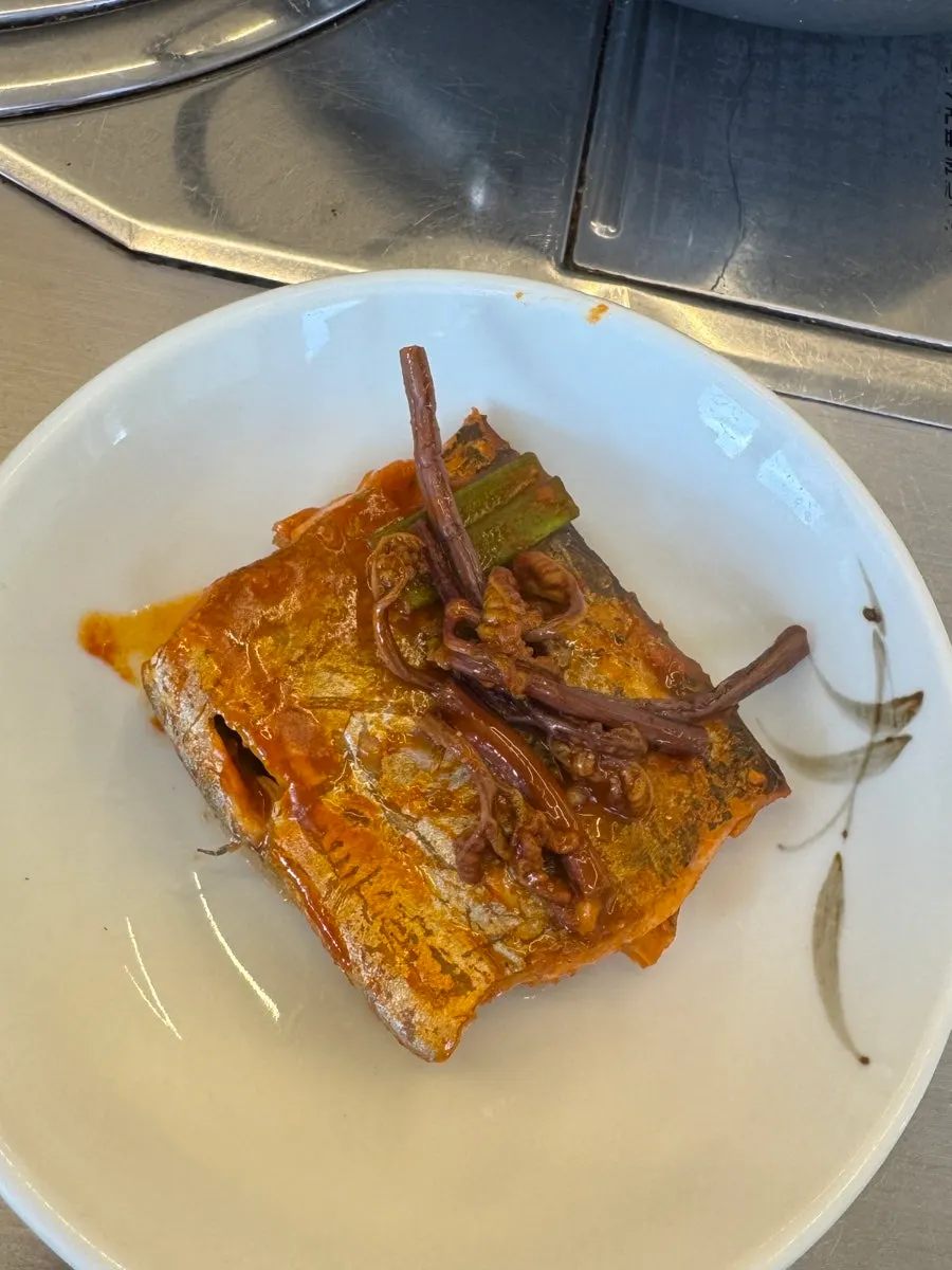 Tender cutlassfish flesh and braising sauce