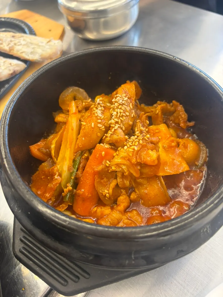 노릇하게 구운 갈치와 고등어 숯불구이