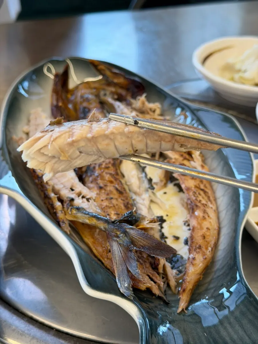 오동통하게 발라낸 고등어 살