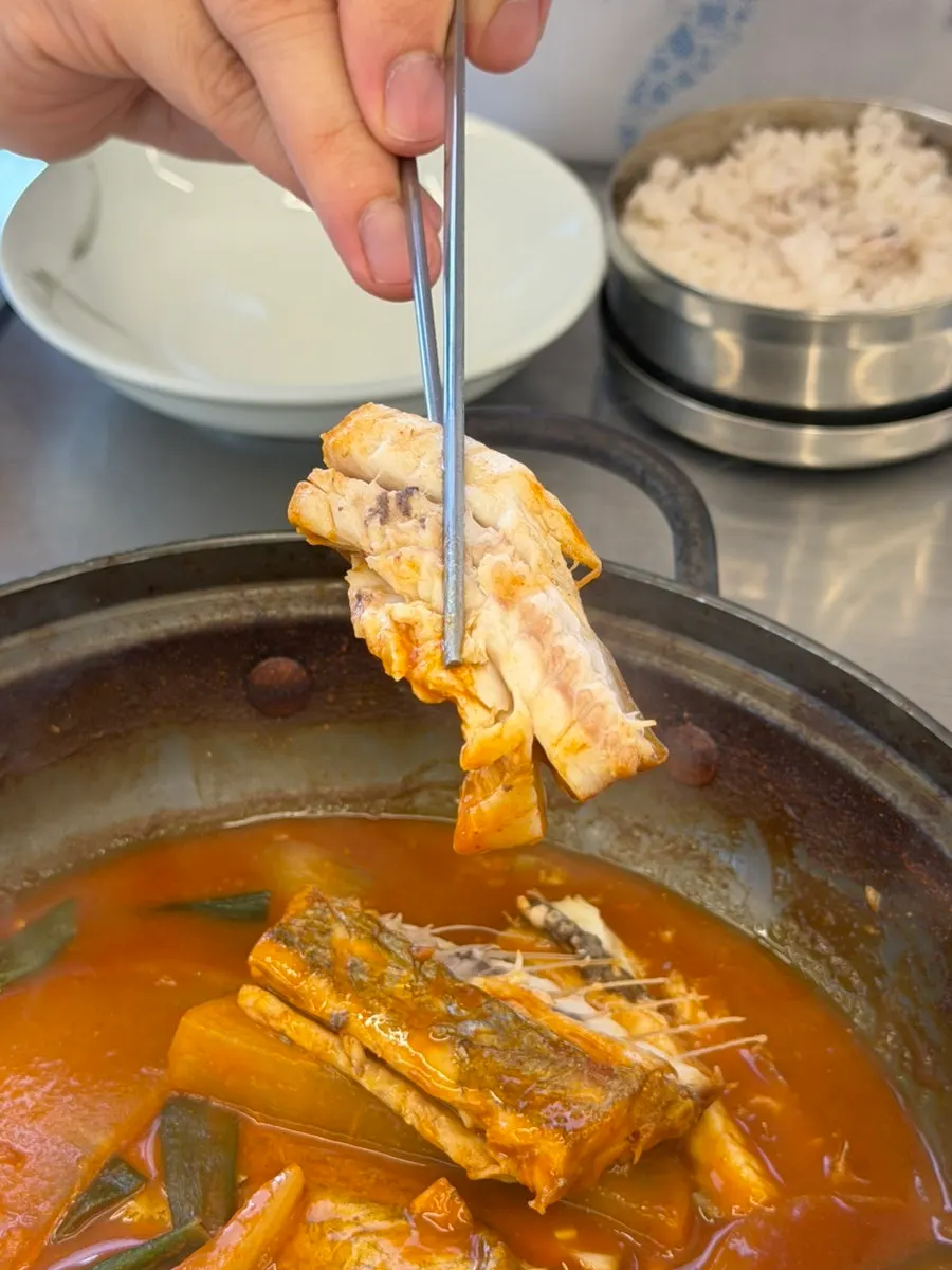 양념이 밴 부드러운 갈치조림 한 점