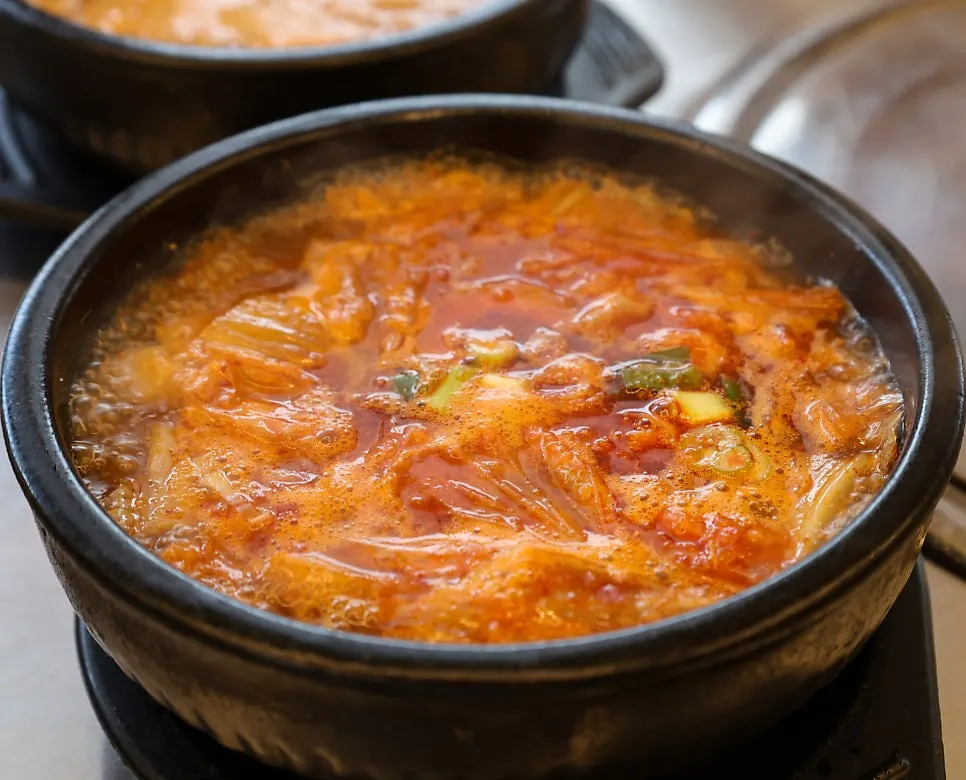 큰아들정식 한 상과 청국장, 김치찌개