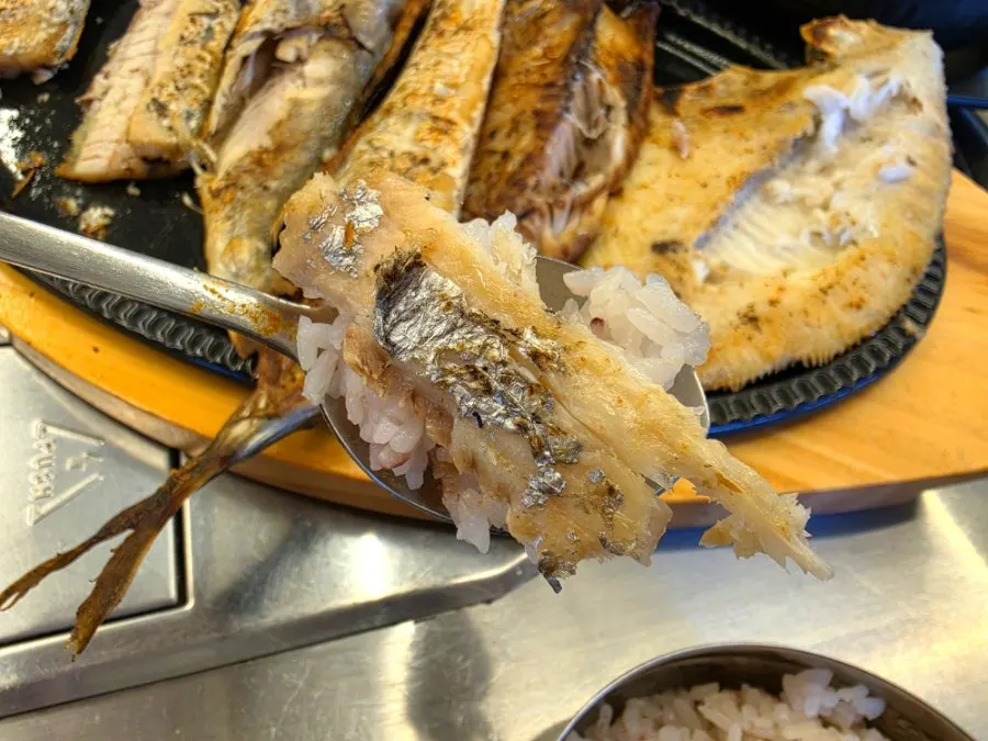 가시를 발라낸 생선살
