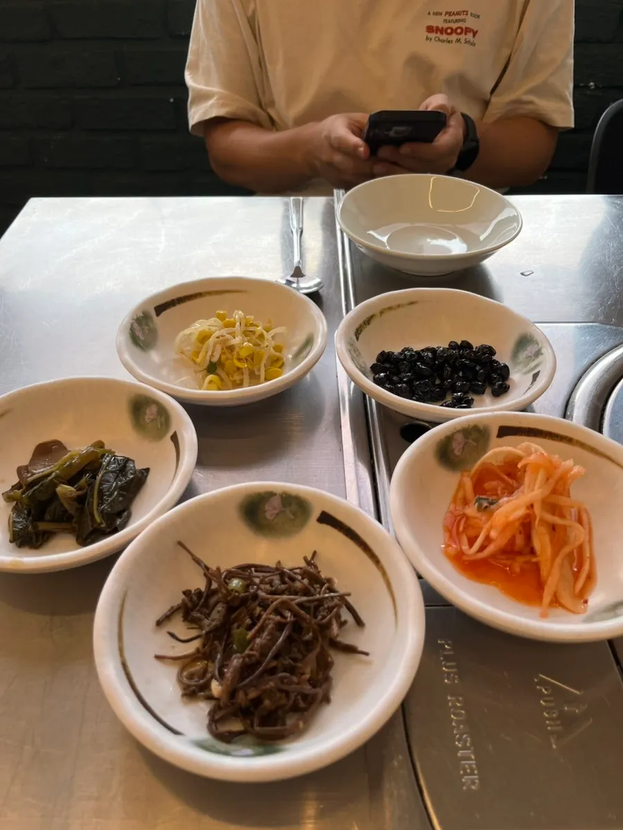 함께 나온 밑반찬 구성