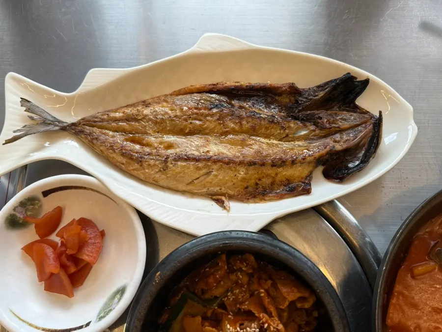 Golden-brown grilled mackerel