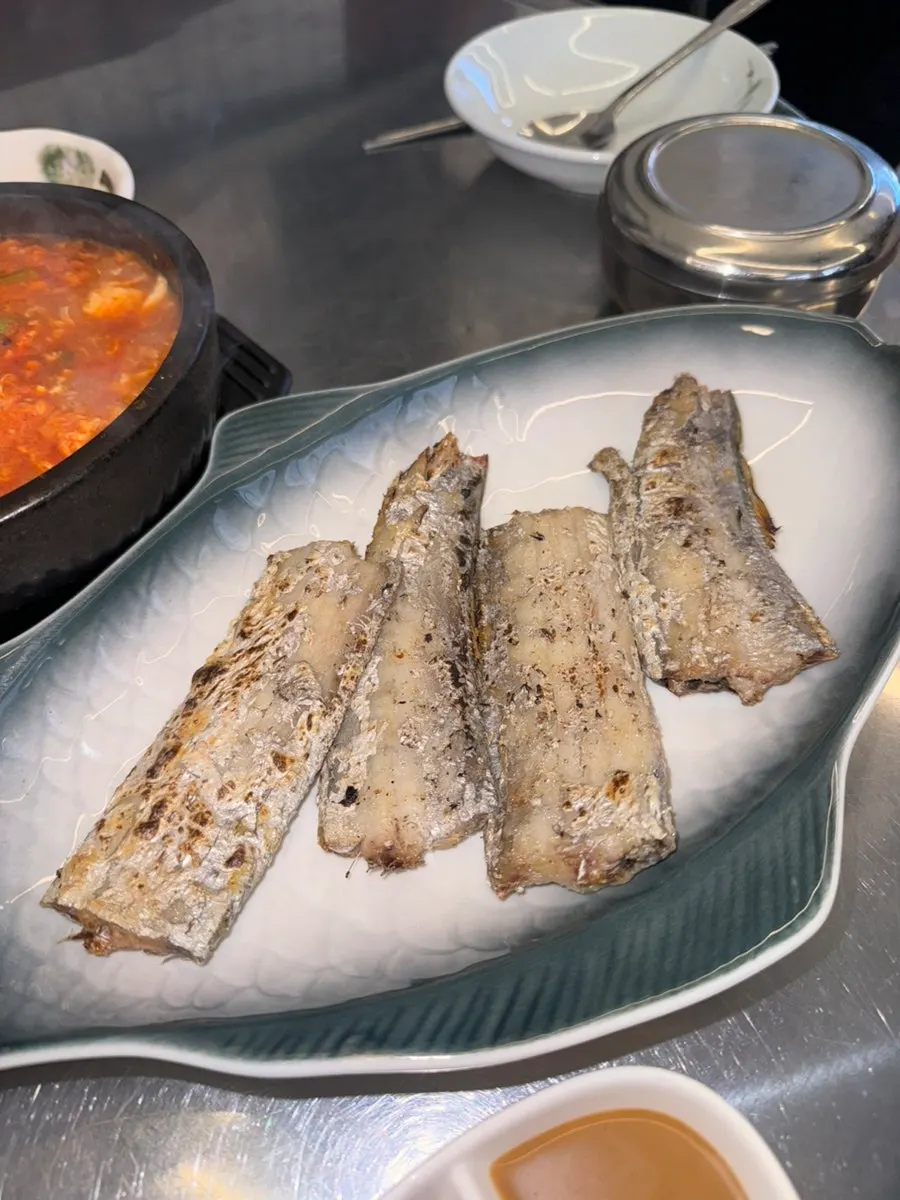 Set dishes served alongside the fish menu