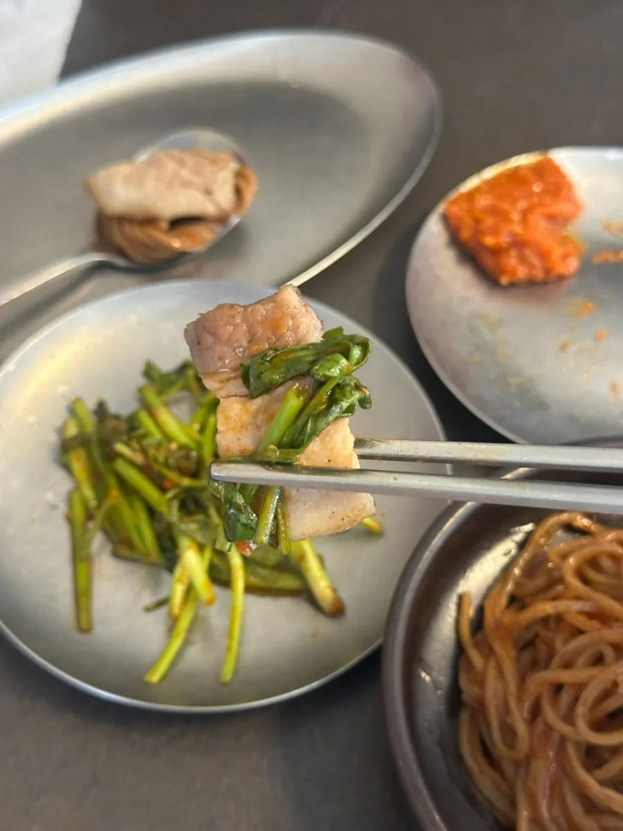 깻잎무침과 미나리무침 밑반찬