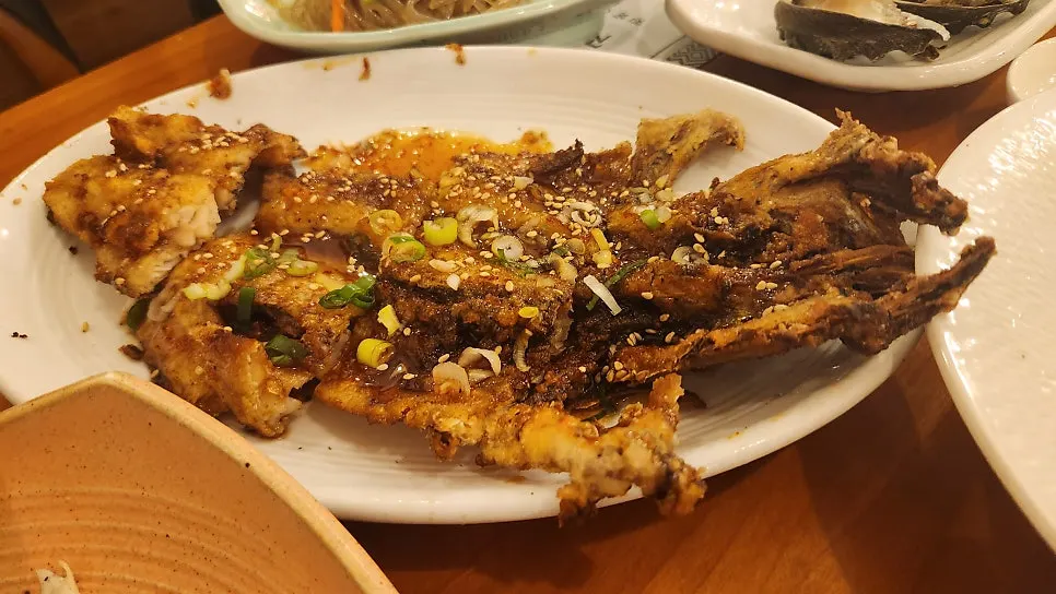 크래미 김밥과 코다리 탕수 중간 요리