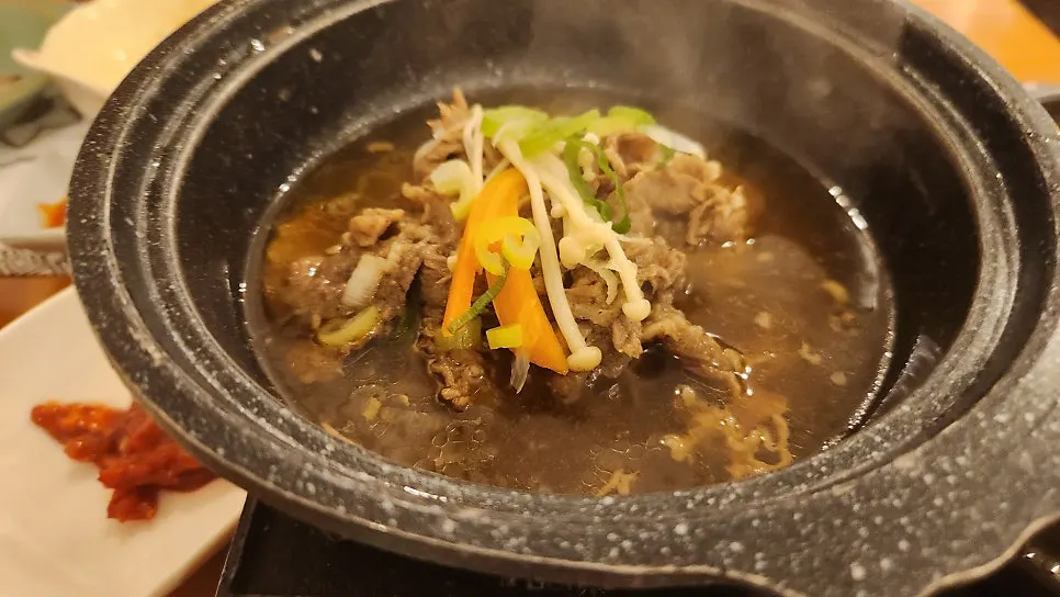 걸쭉한 국물의 전복촌 해물누룽지탕