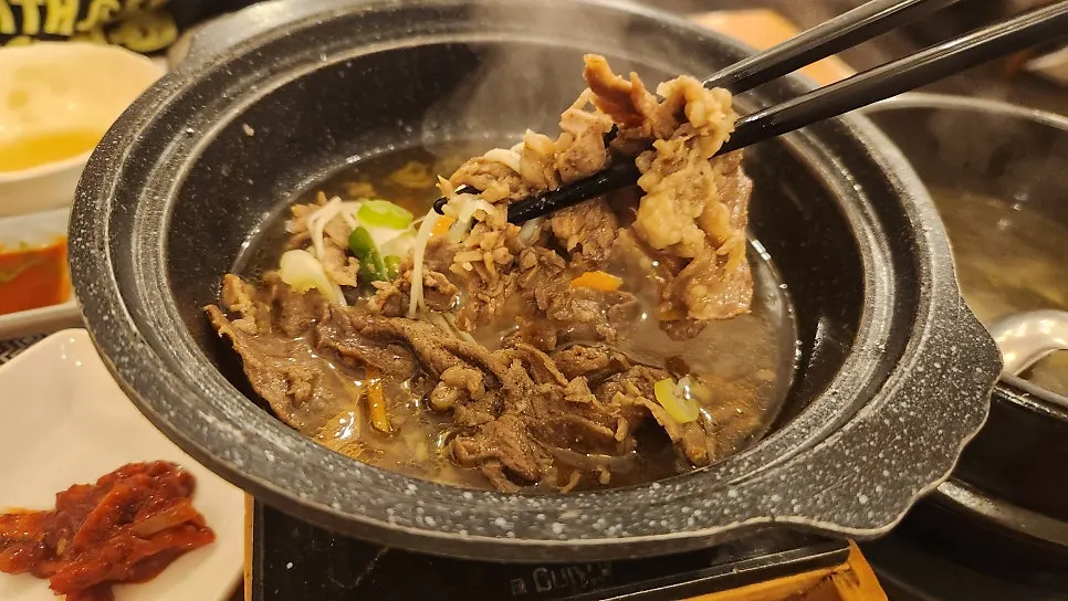 간장 양념이 밴 전복촌 소불고기
