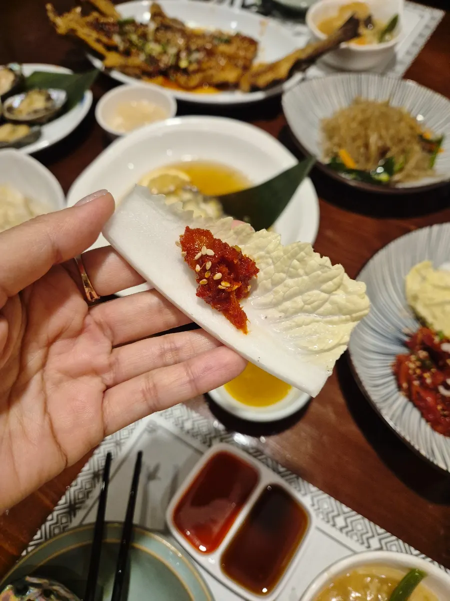 따듯하게 바로 내어진 전복 요리 플레이팅