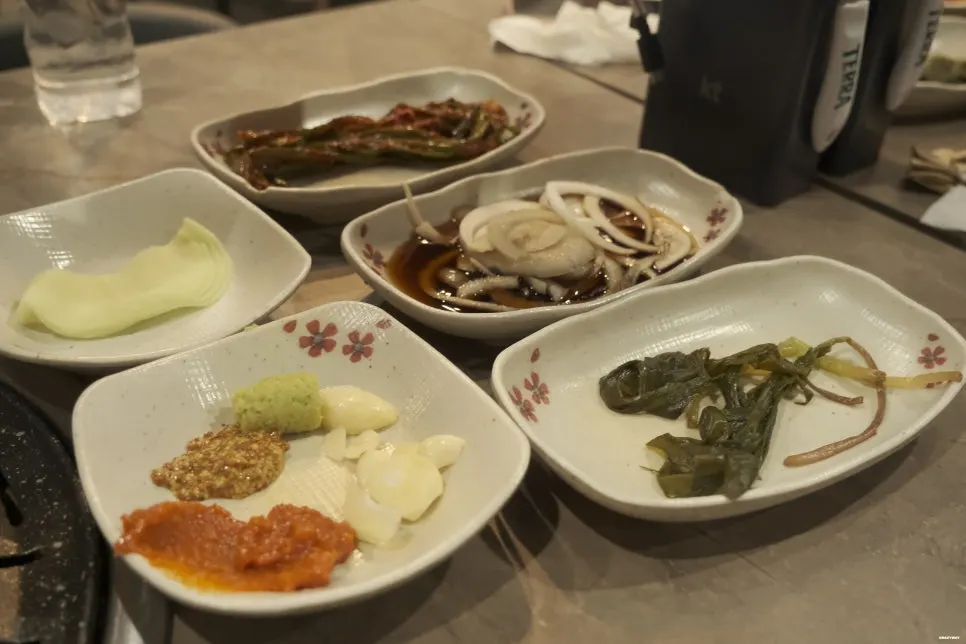 오일내 전북대점 테이블 반찬