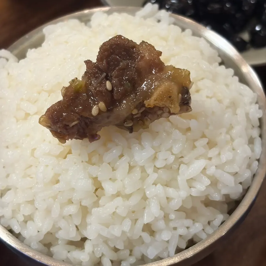 소꼬리찜과 함께 먹는 밥상