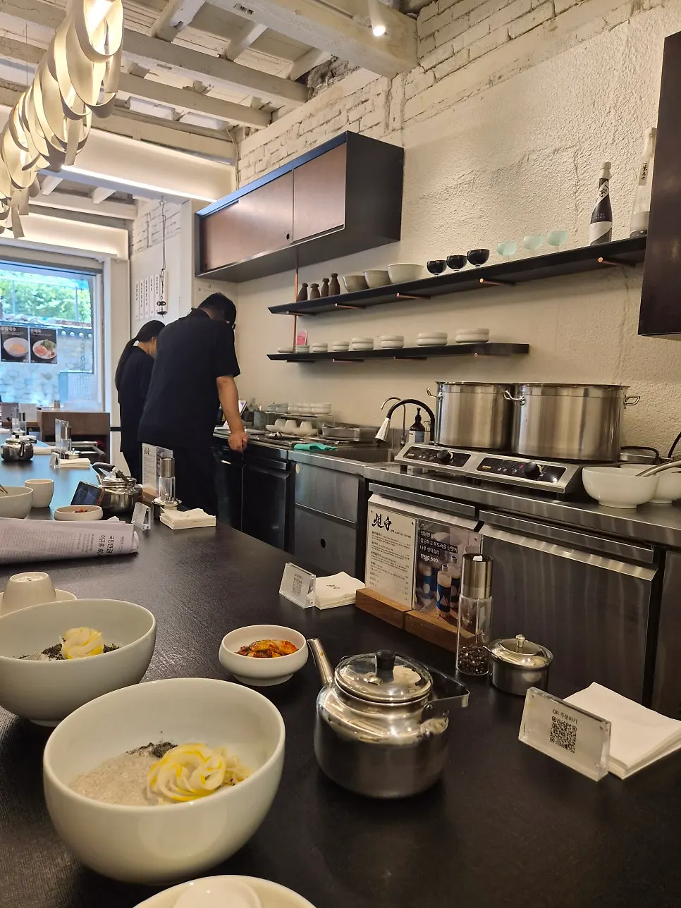 Tanbaek's kimchi side dish and table setting