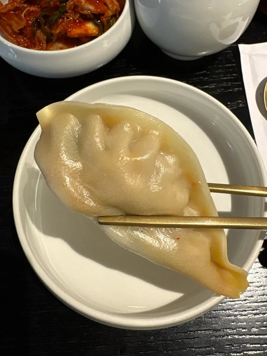 탄백 기본 김치 반찬 사진