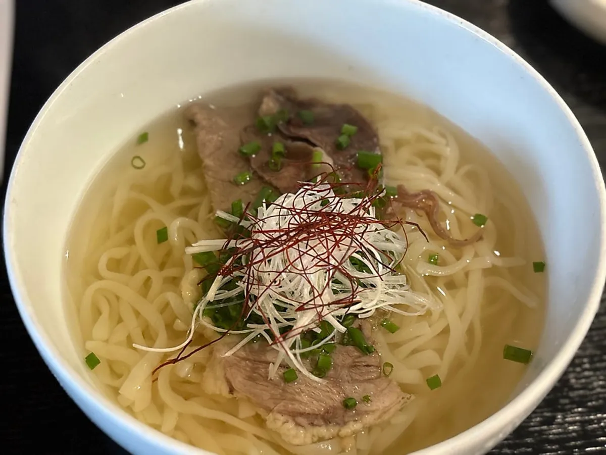 곰칼국수와 김치만두 상차림 사진