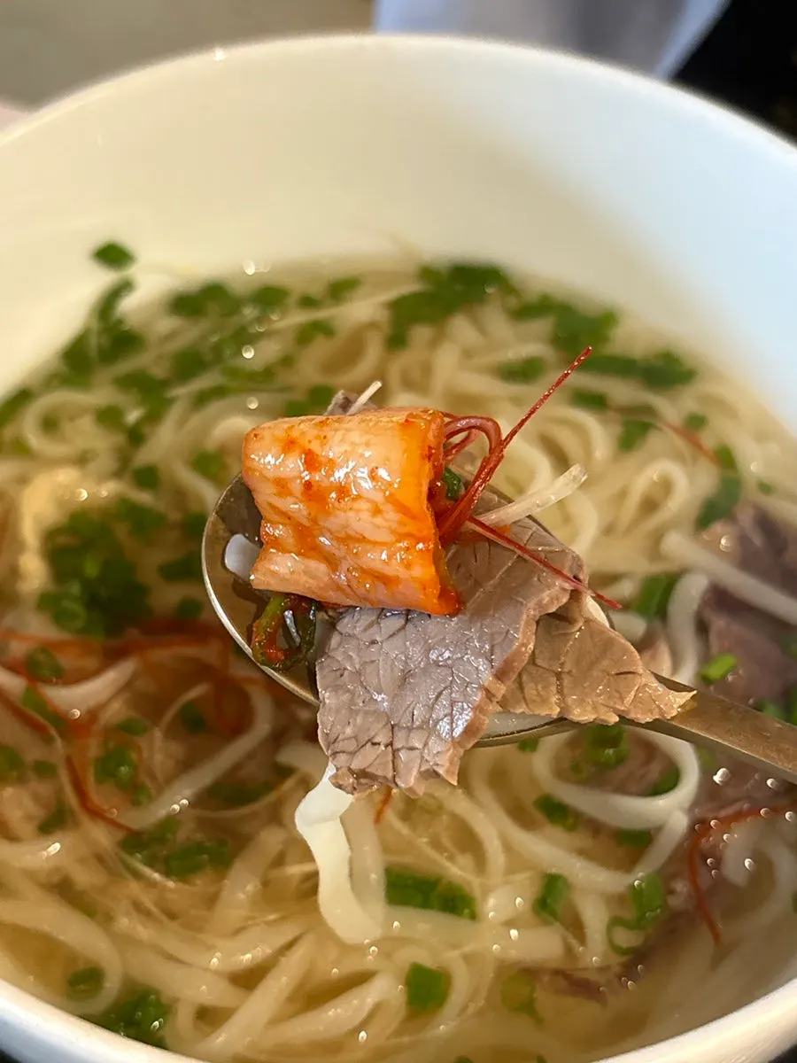 맑은 한우 육수 칼국수 면 사진