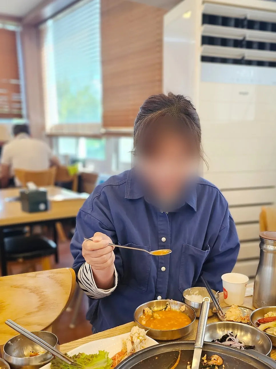 식사 중인 정은숙초당순두부 테이블