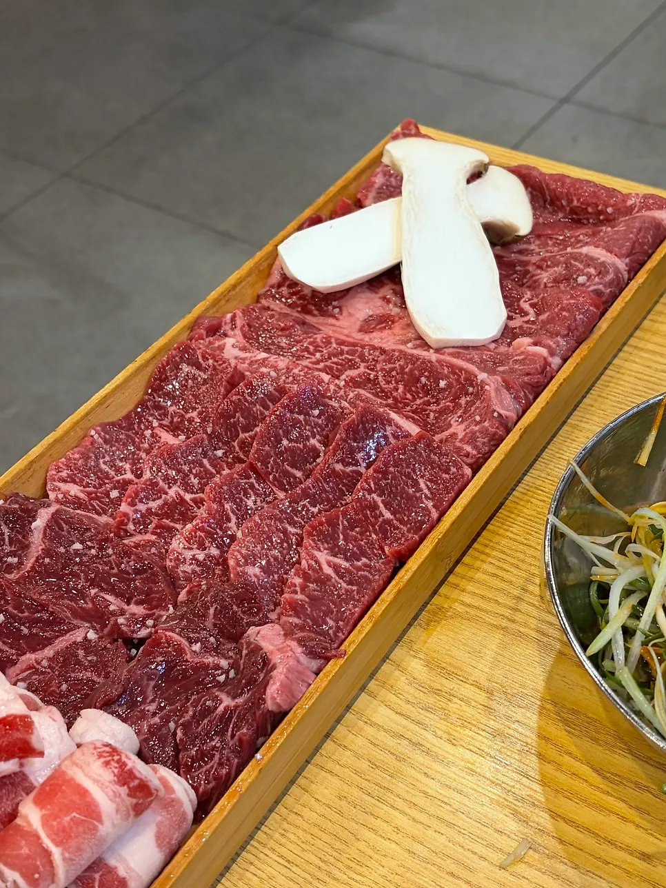 The pot spot on the grill for the doenjang jjigae