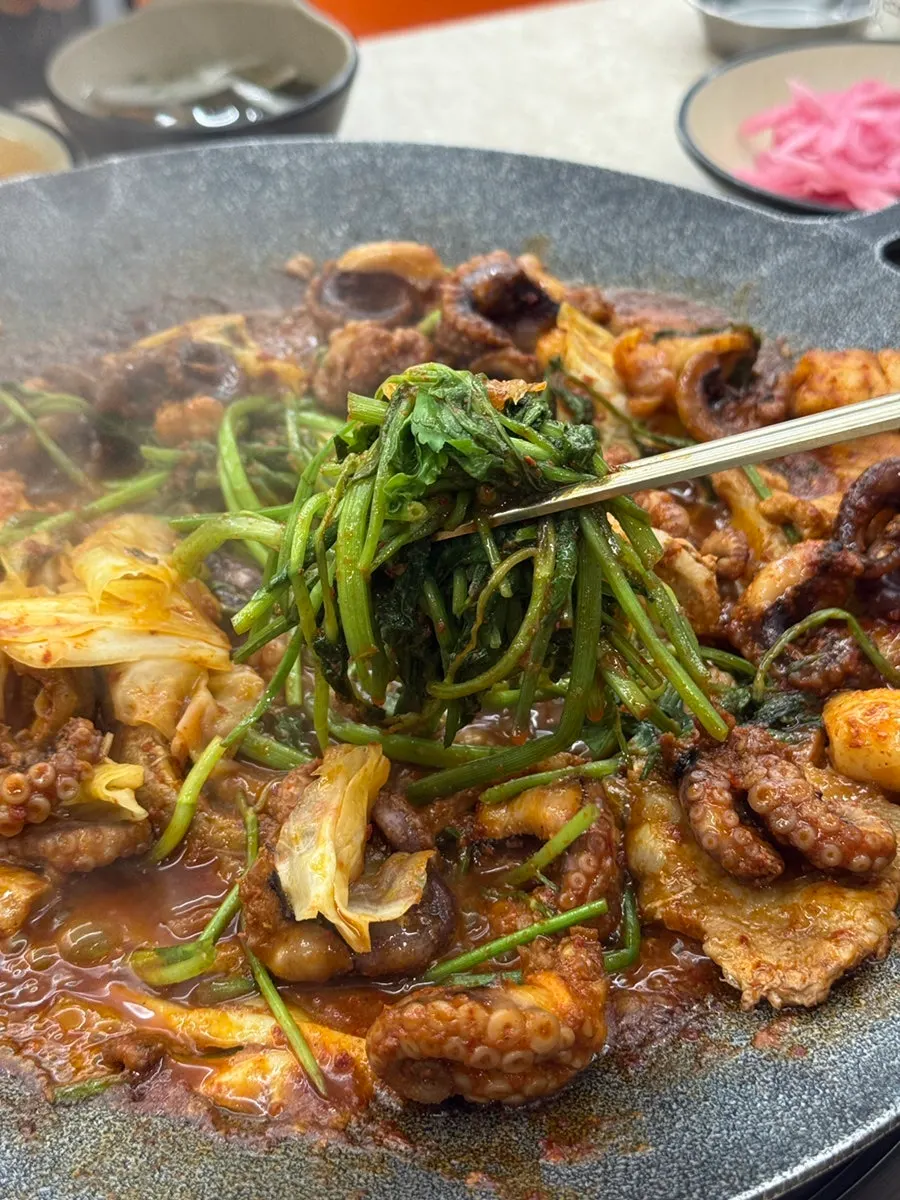 Rice cakes soaked in sauce