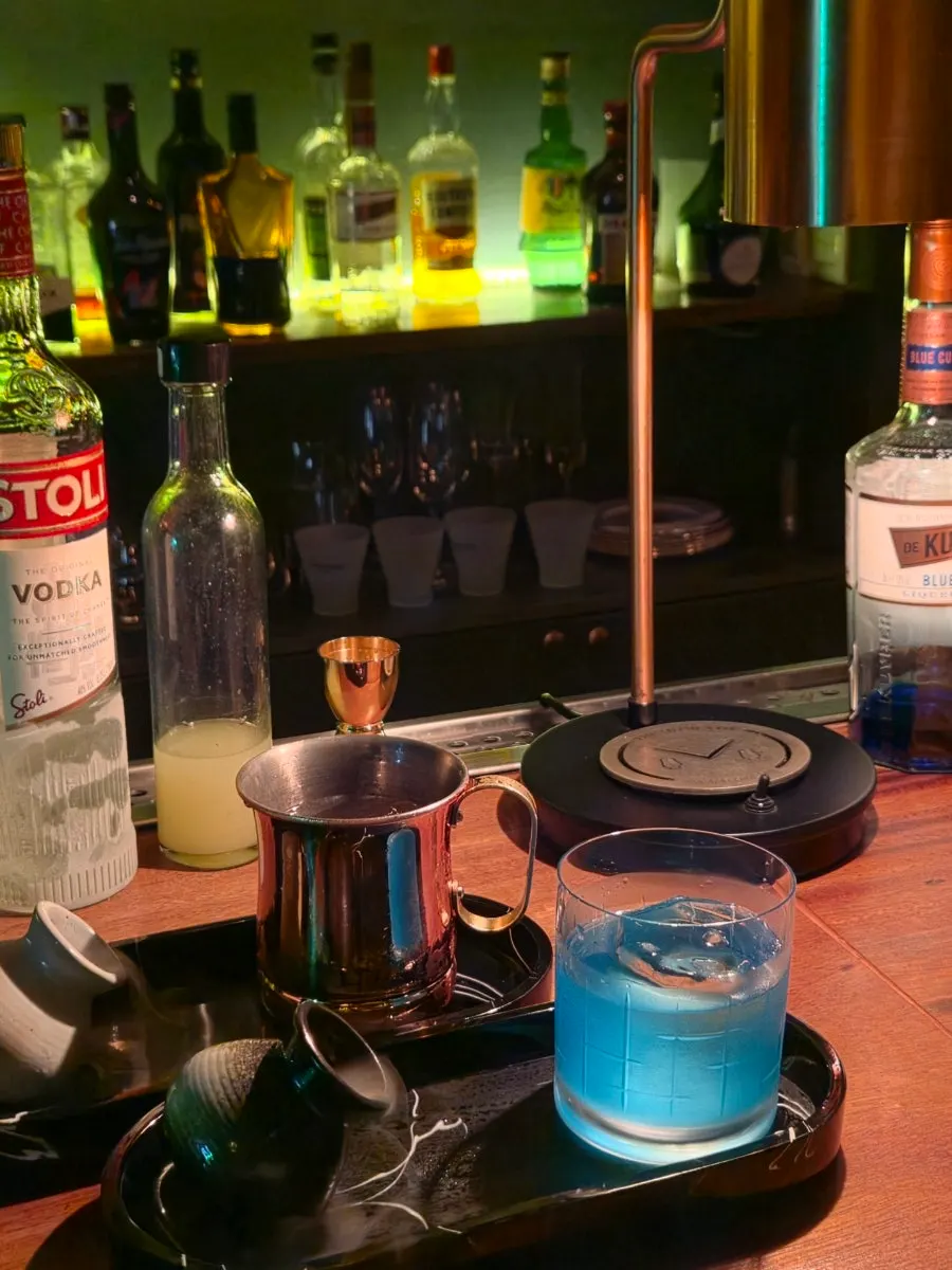 Bar counter where orders are taken without a menu