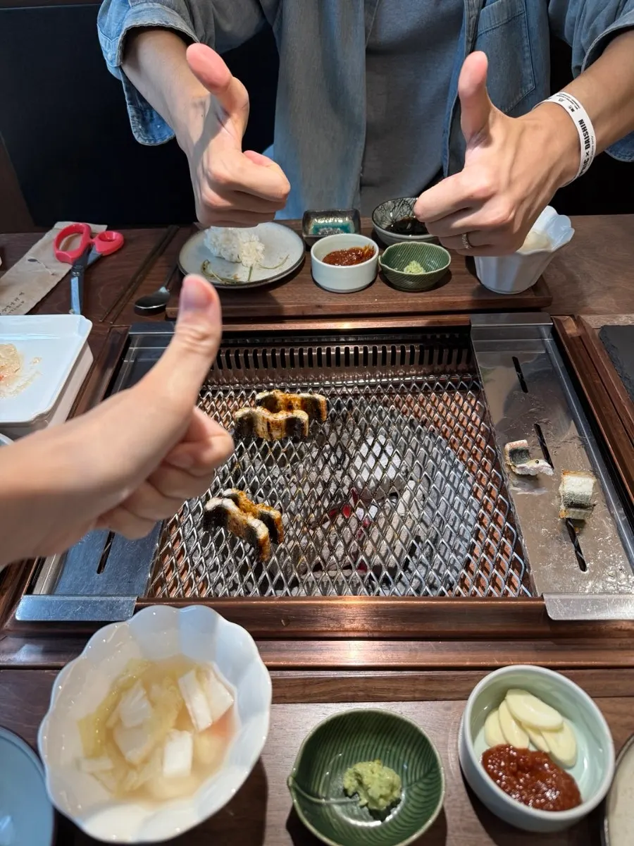 황태육수를 곁들인 장어 돌솥반