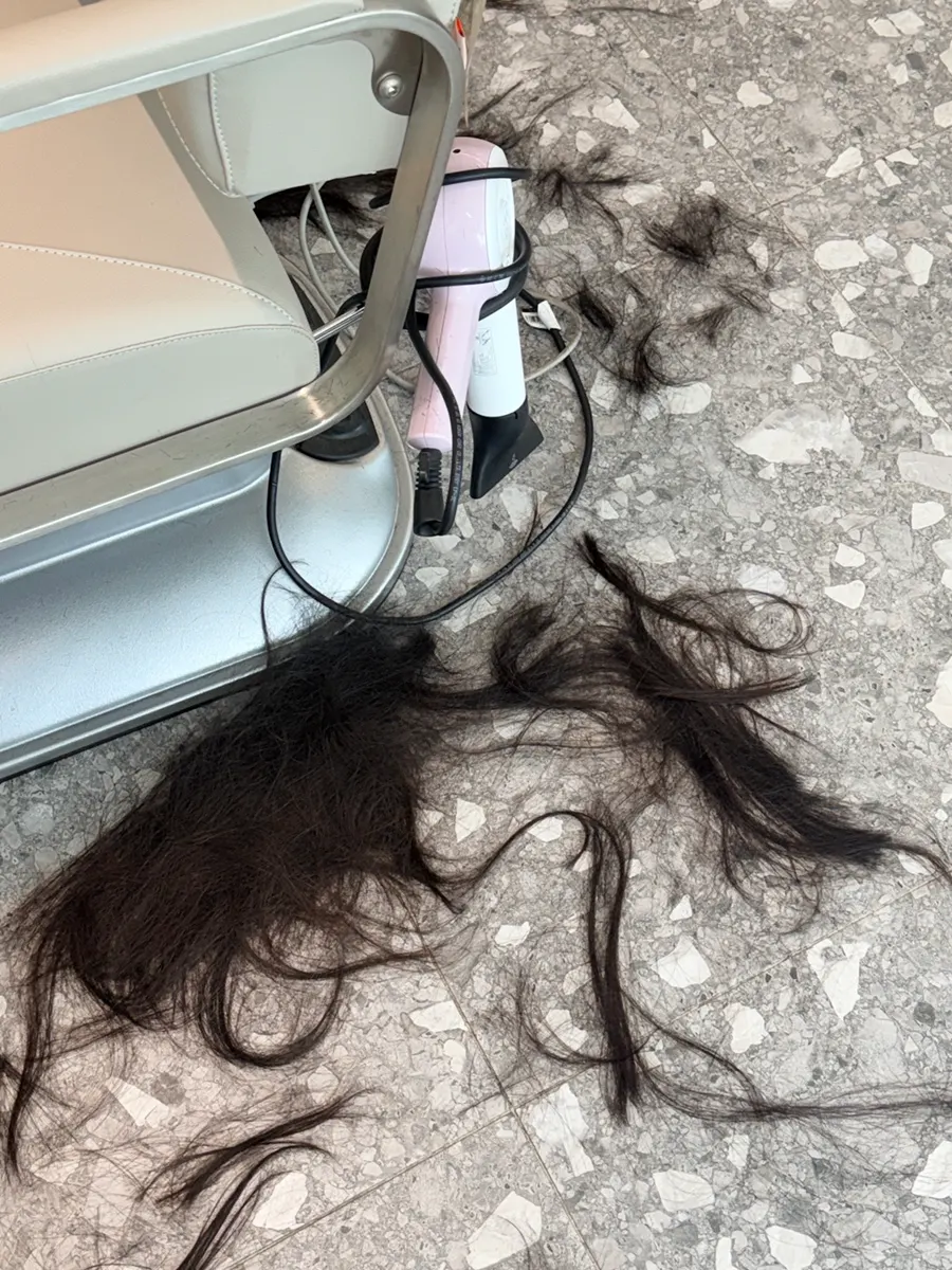 Cut consultation considering hair texture and styling habits
