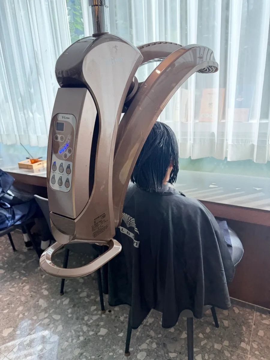 Bob cut process after trimming long hair